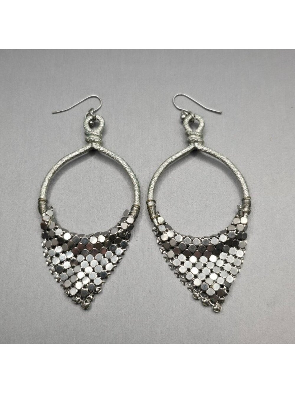 VTG Mesh Drop Hoop Earrings 3.5" Silver Tone Deco Boho Statement Retro Disco - Picture 7 of 8